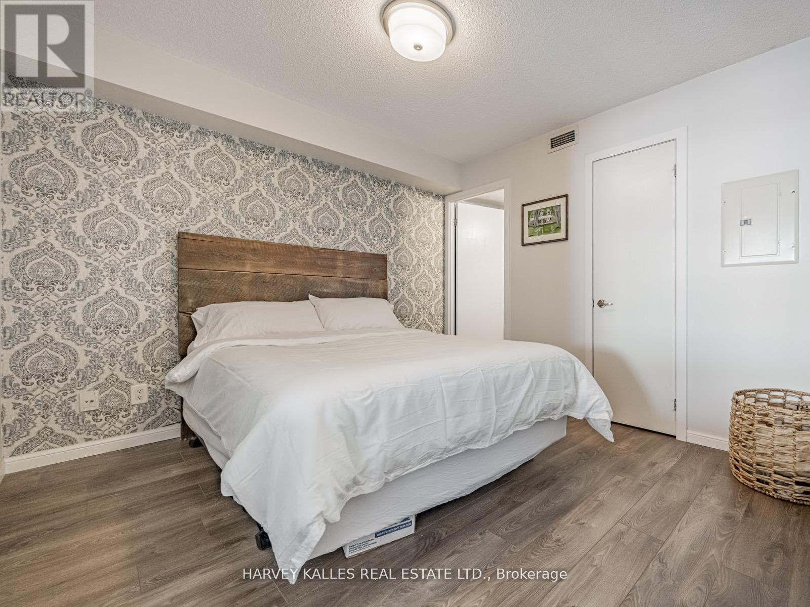 703 - 38 Joe Shuster Way, Toronto, Ontario  M6K 0A5 - Photo 17 - W12668504