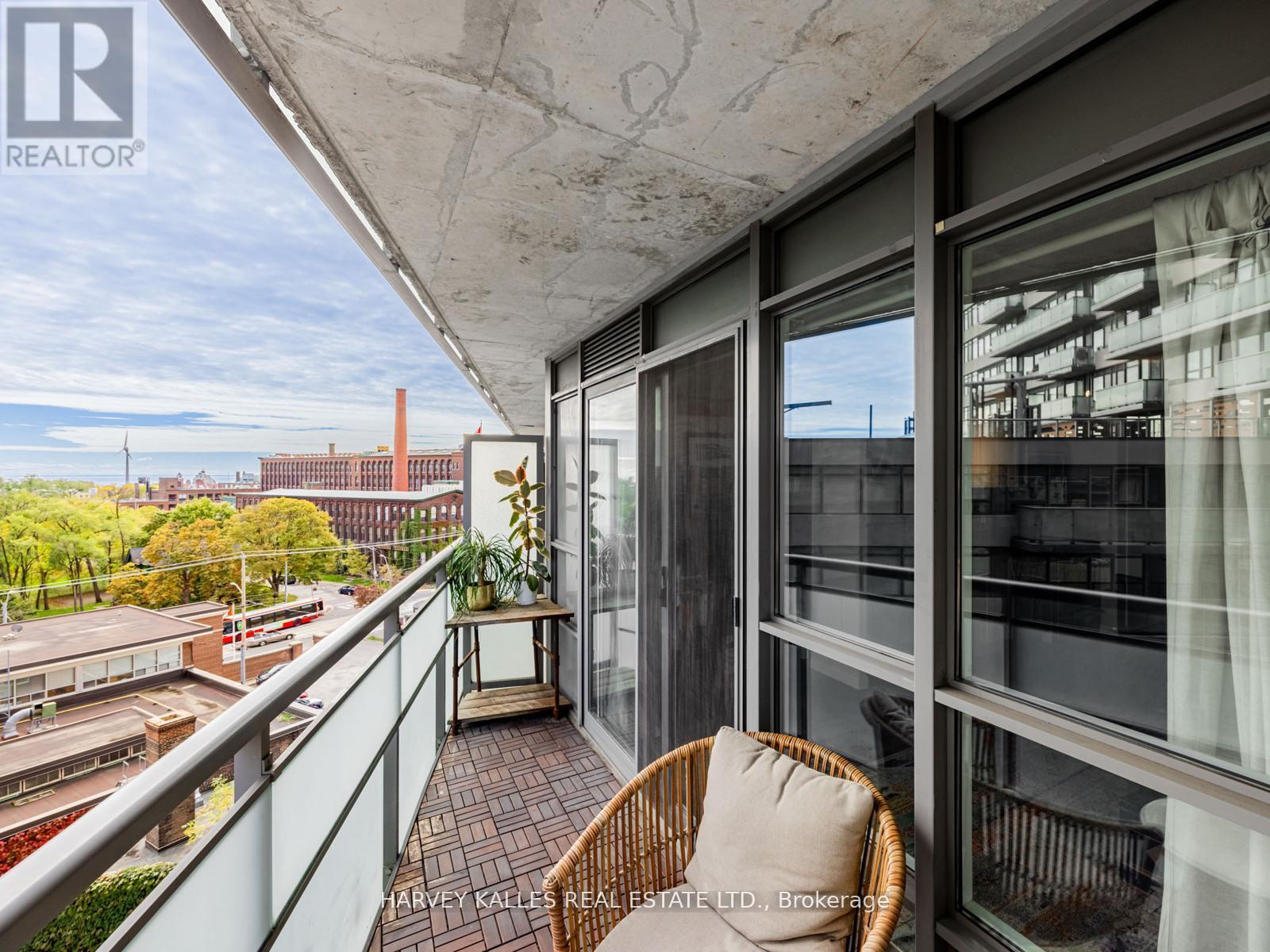 703 - 38 Joe Shuster Way, Toronto, Ontario  M6K 0A5 - Photo 25 - W12668504