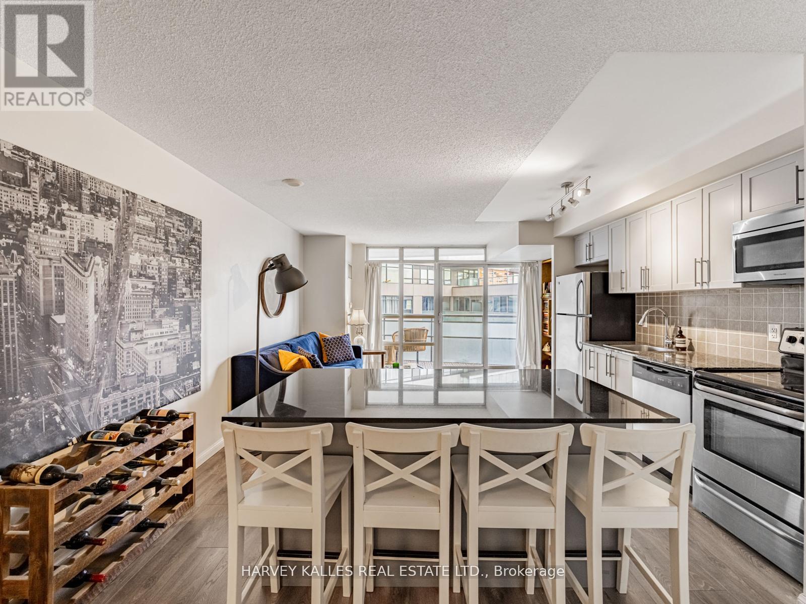 703 - 38 Joe Shuster Way, Toronto, Ontario  M6K 0A5 - Photo 5 - W12668504