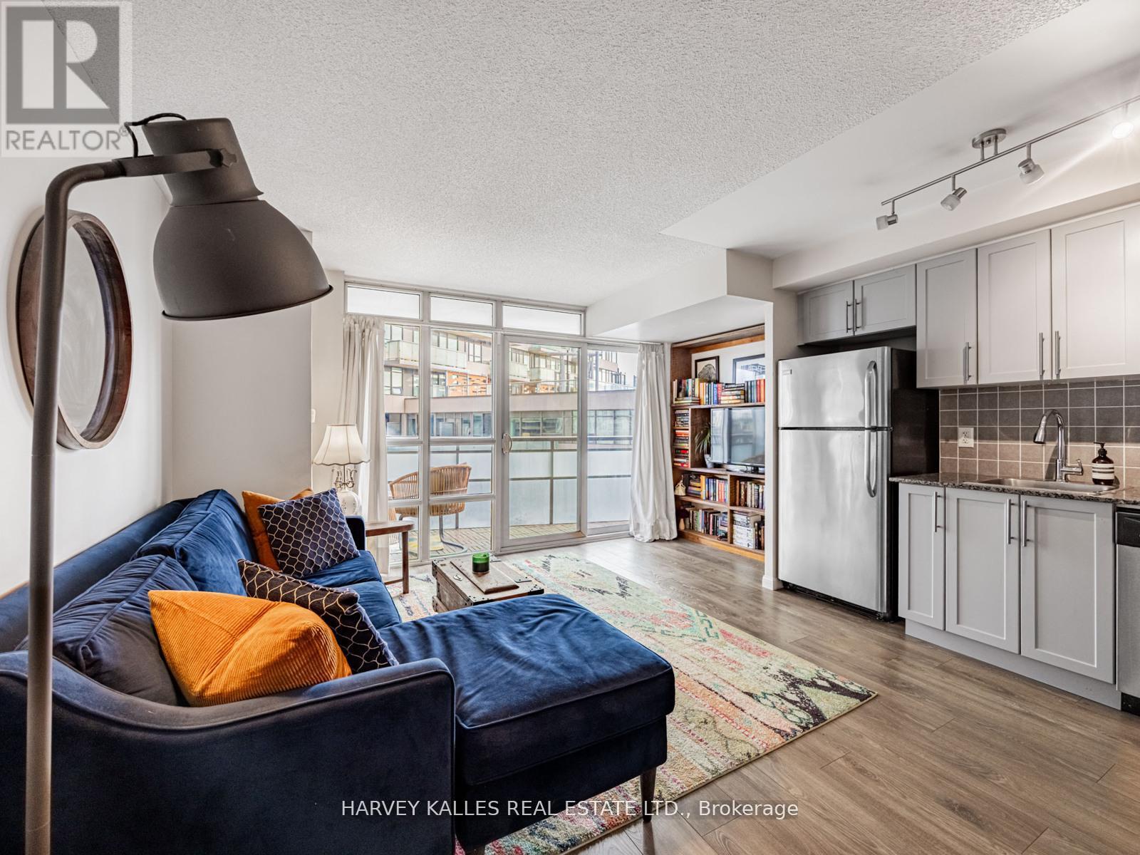 703 - 38 Joe Shuster Way, Toronto, Ontario  M6K 0A5 - Photo 6 - W12668504