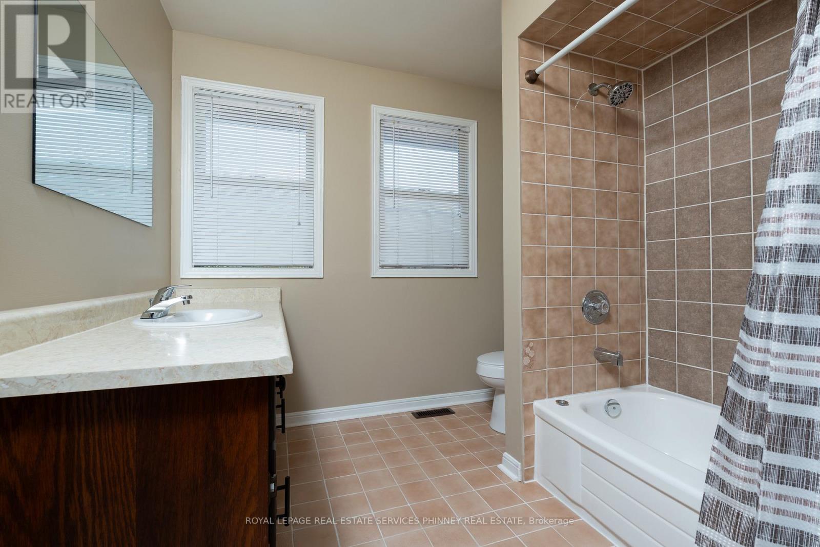 1005 Queen Street W, Mississauga, Ontario  L5H 4E1 - Photo 19 - W12668516