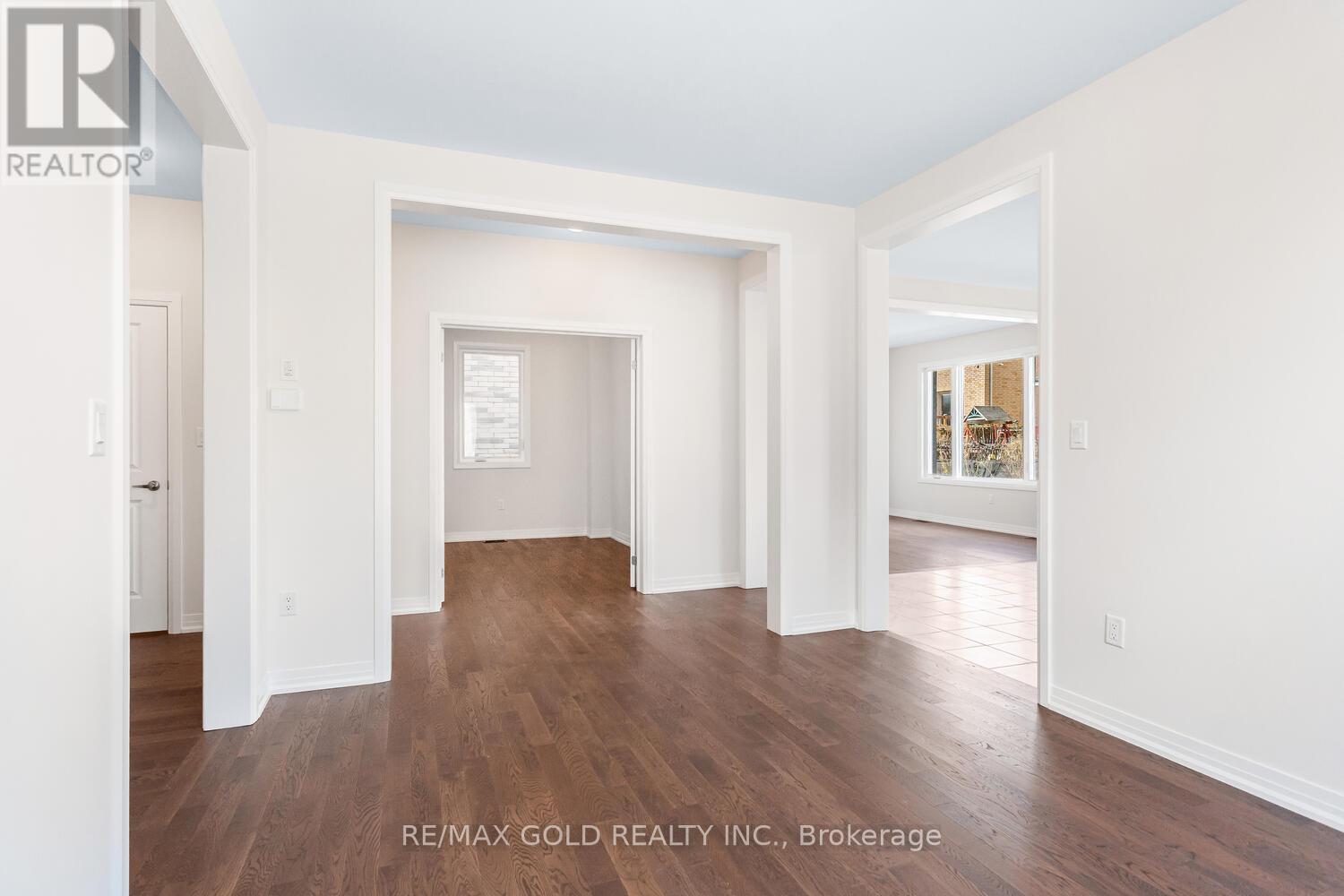 8 Boswell Drive, Brampton, Ontario  L6P 4R7 - Photo 12 - W12668534