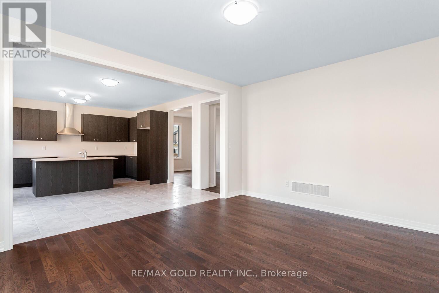 8 Boswell Drive, Brampton, Ontario  L6P 4R7 - Photo 15 - W12668534