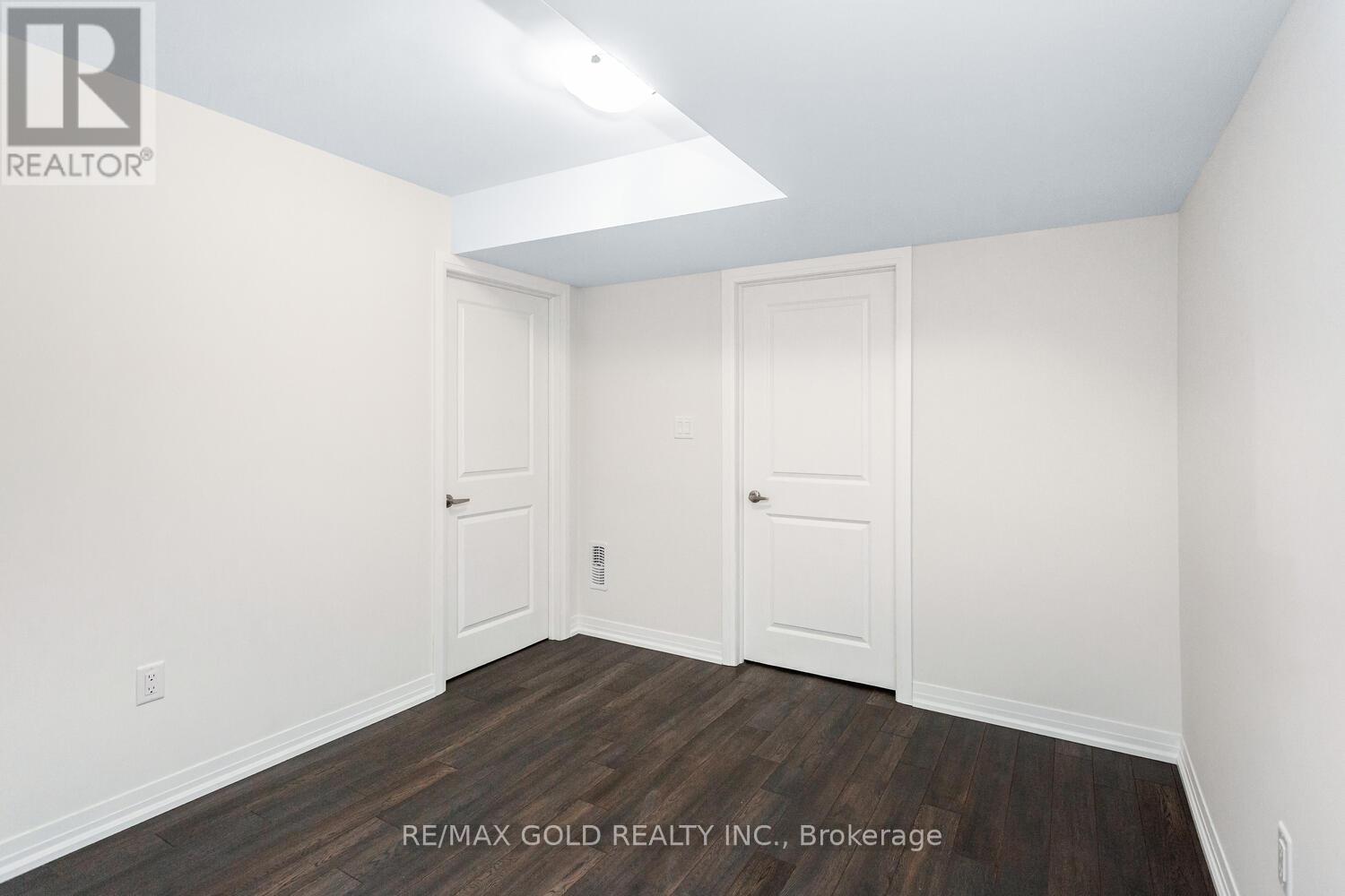 8 Boswell Drive, Brampton, Ontario  L6P 4R7 - Photo 37 - W12668534