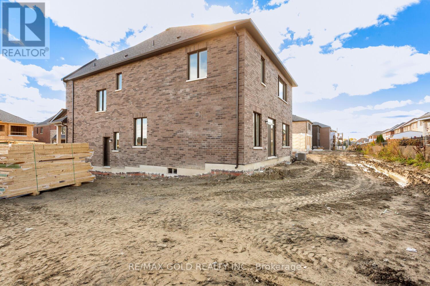 8 Boswell Drive, Brampton, Ontario  L6P 4R7 - Photo 40 - W12668534