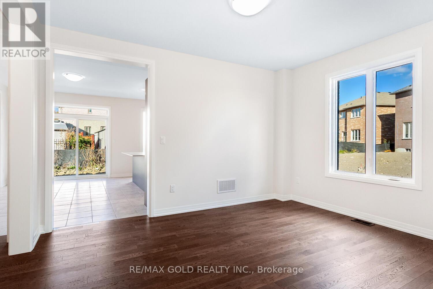 8 Boswell Drive, Brampton, Ontario  L6P 4R7 - Photo 6 - W12668534