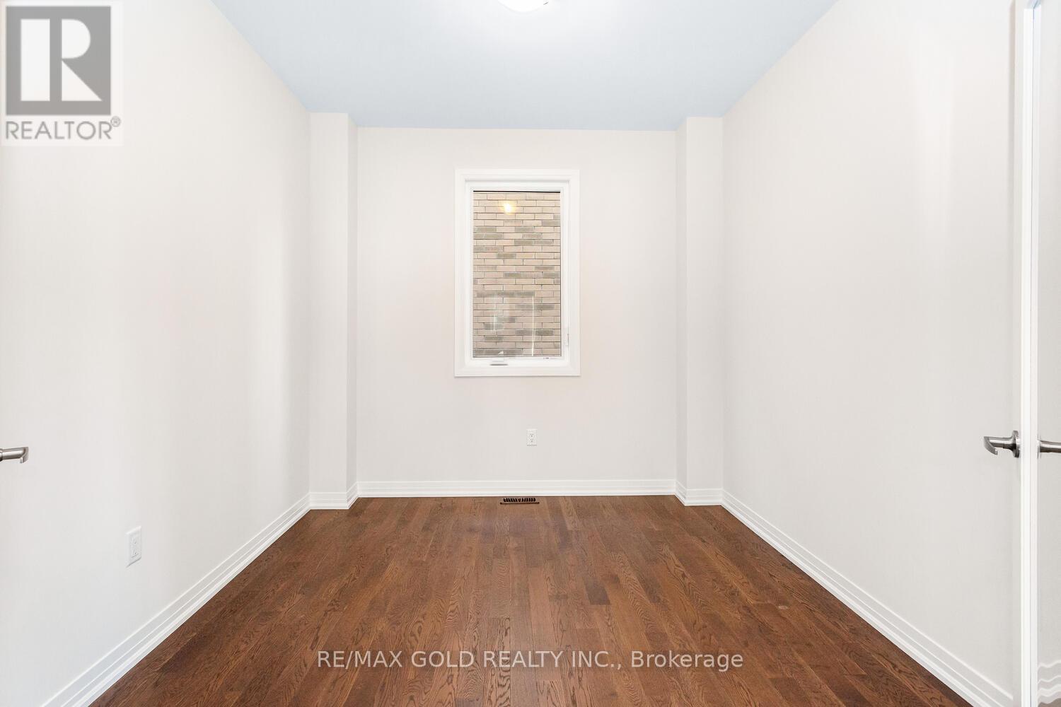 8 Boswell Drive, Brampton, Ontario  L6P 4R7 - Photo 8 - W12668534