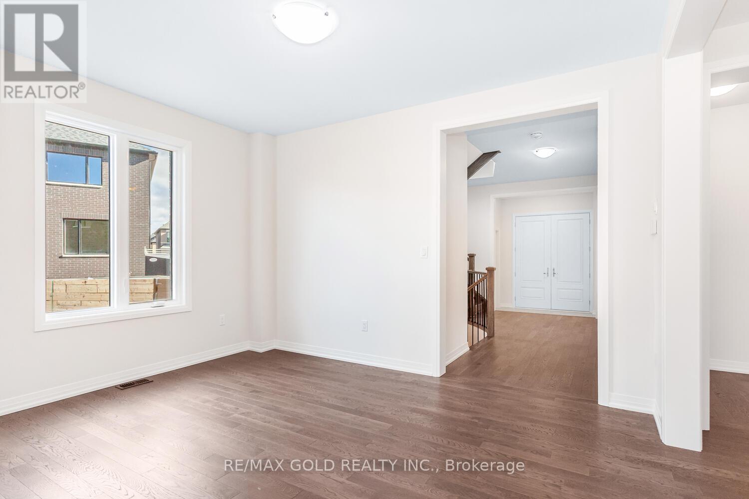 8 Boswell Drive, Brampton, Ontario  L6P 4R7 - Photo 9 - W12668534