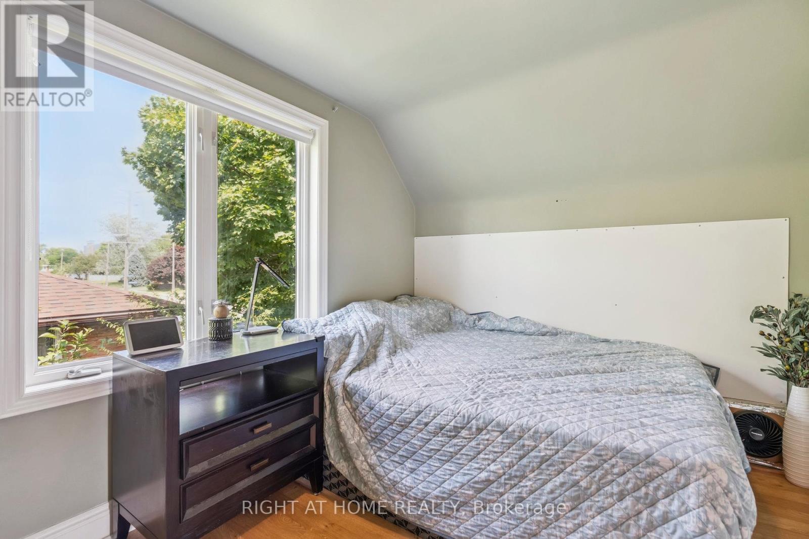 2343 Mountainside Drive, Burlington, Ontario  L7P 1C1 - Photo 27 - W12668544