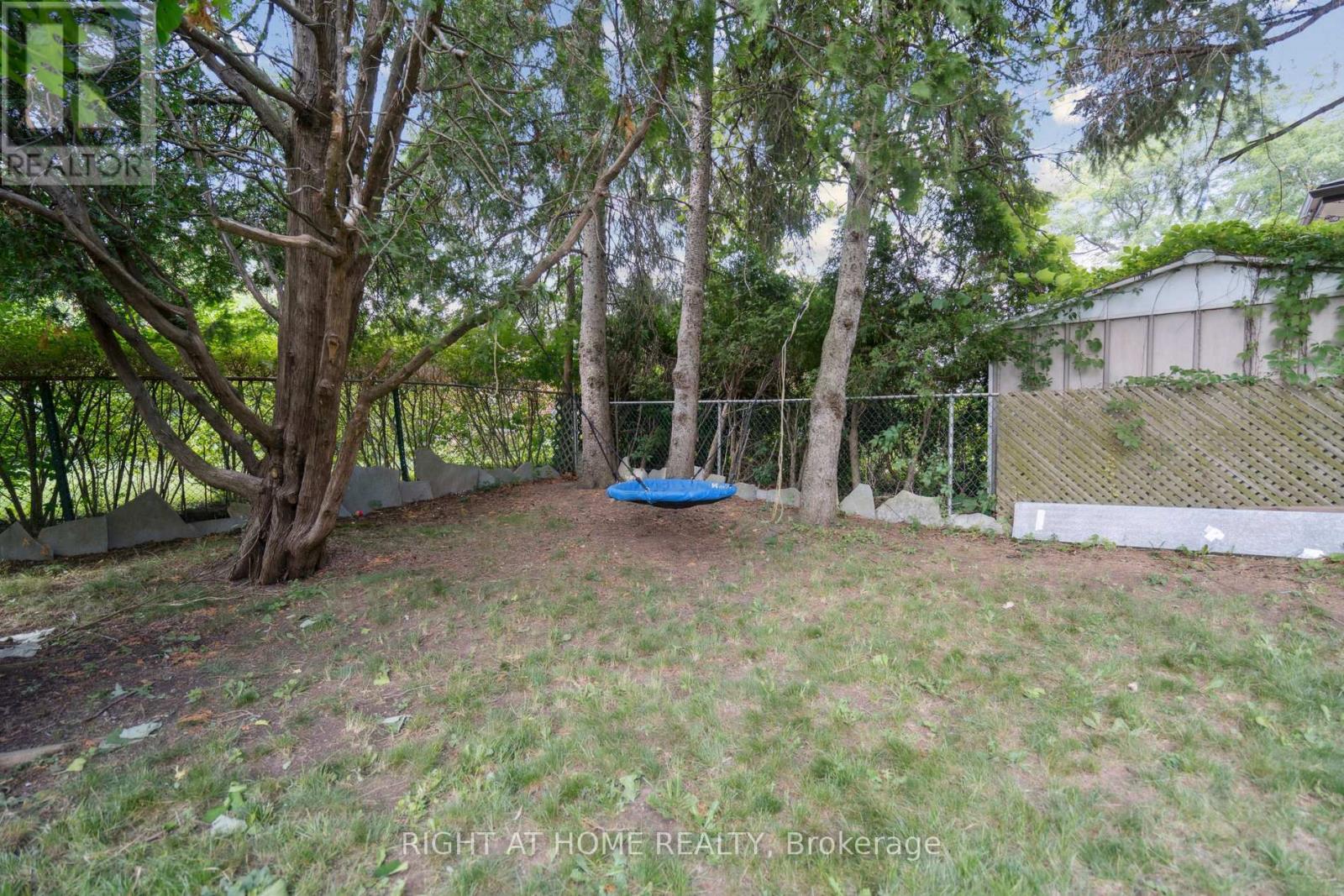 2343 Mountainside Drive, Burlington, Ontario  L7P 1C1 - Photo 43 - W12668544