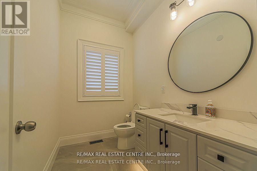 1 Hawthorn Crescent, Brampton, Ontario  L6S 1A9 - Photo 9 - W12668590