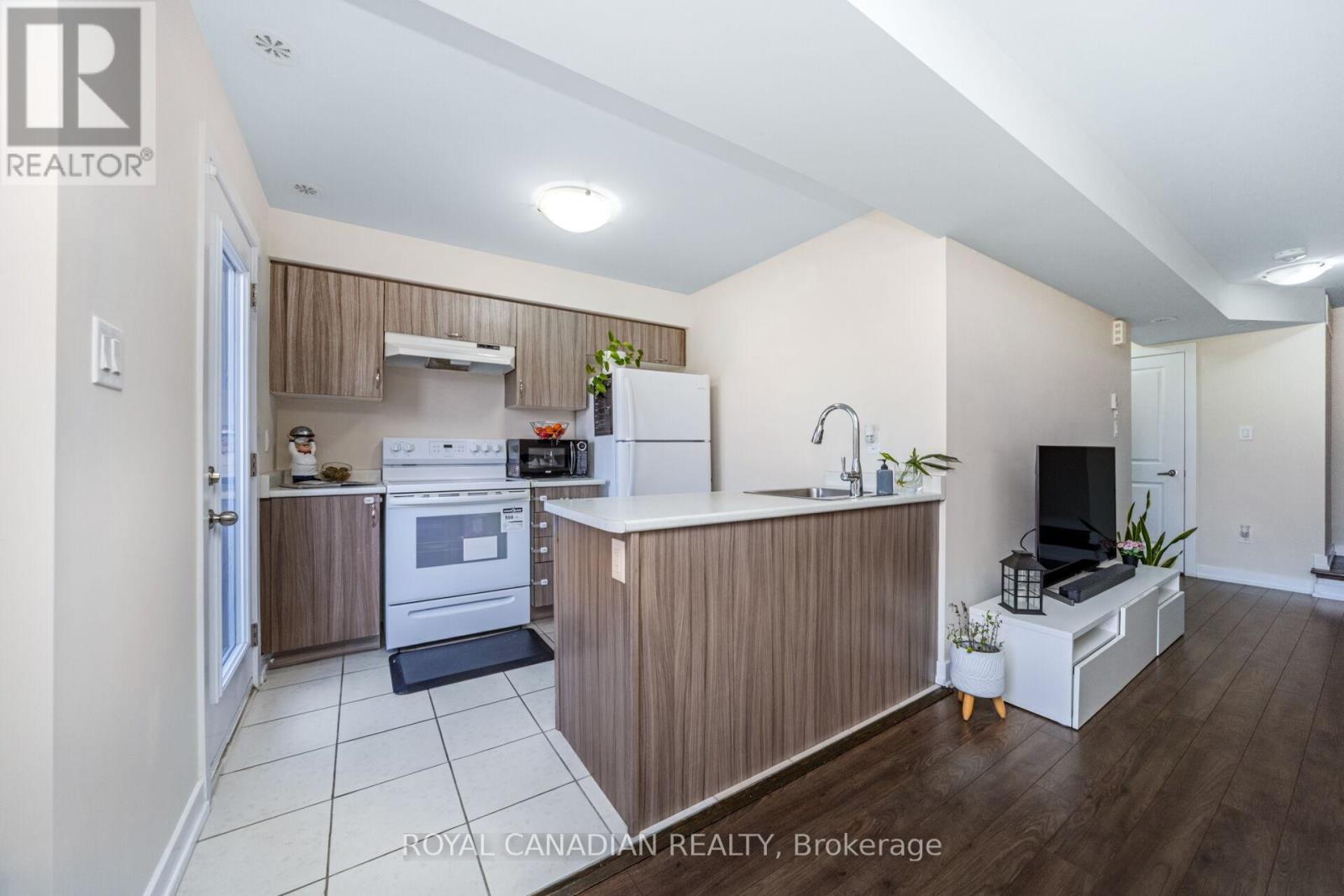 228 - 2355 Sheppard Avenue W, Toronto, Ontario  M9M 0E7 - Photo 13 - W12668598