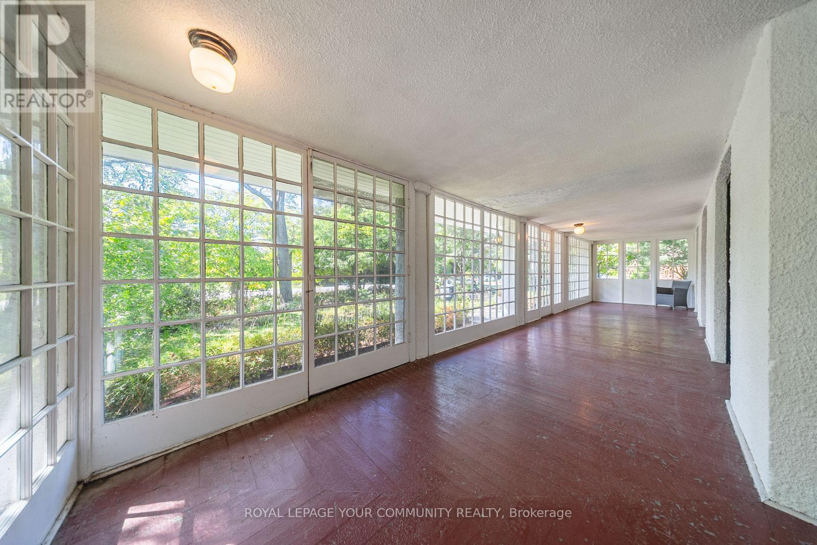 1173 Queen Victoria Avenue, Mississauga, Ontario  L5H 3H2 - Photo 10 - W12668654