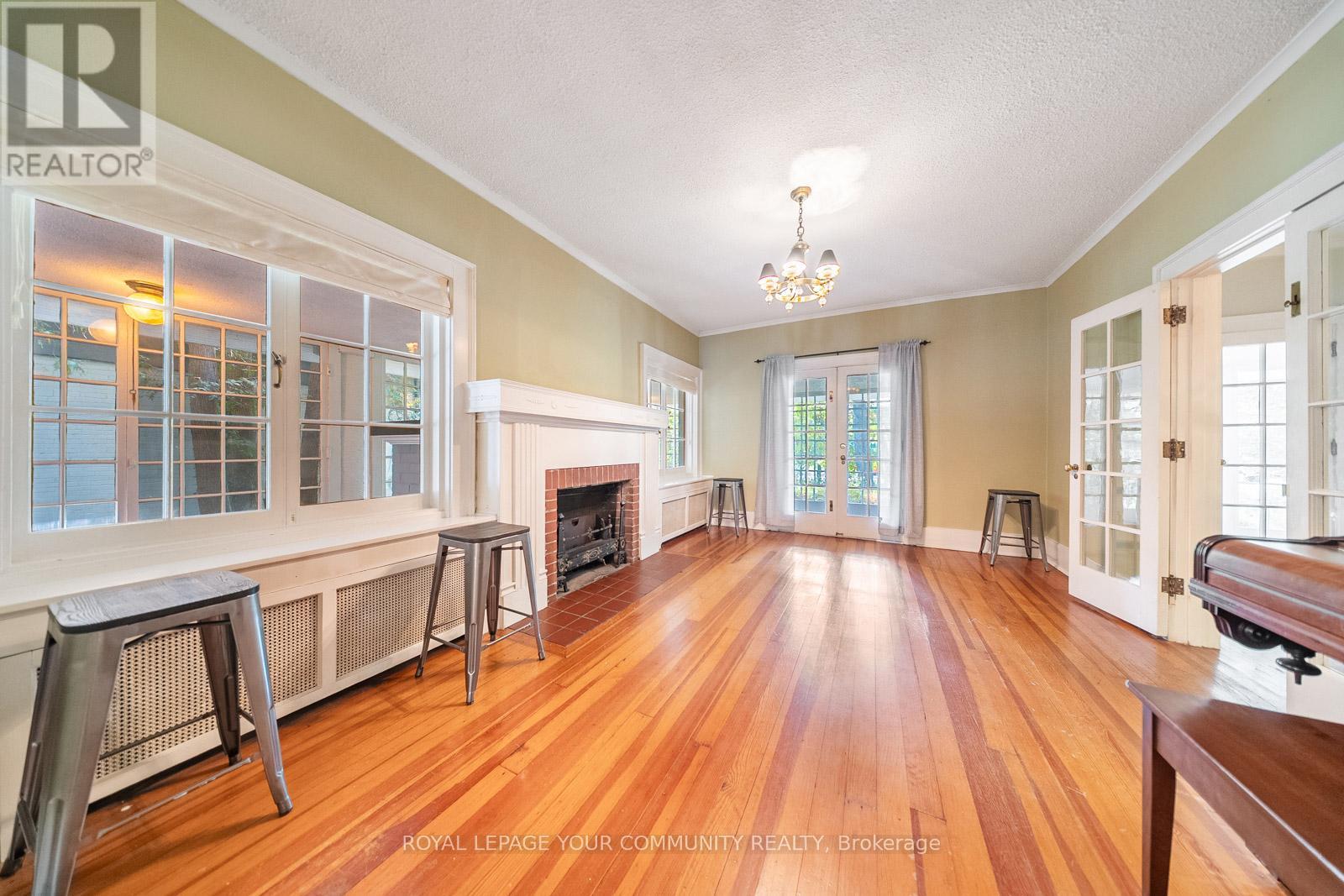 1173 Queen Victoria Avenue, Mississauga, Ontario  L5H 3H2 - Photo 19 - W12668654