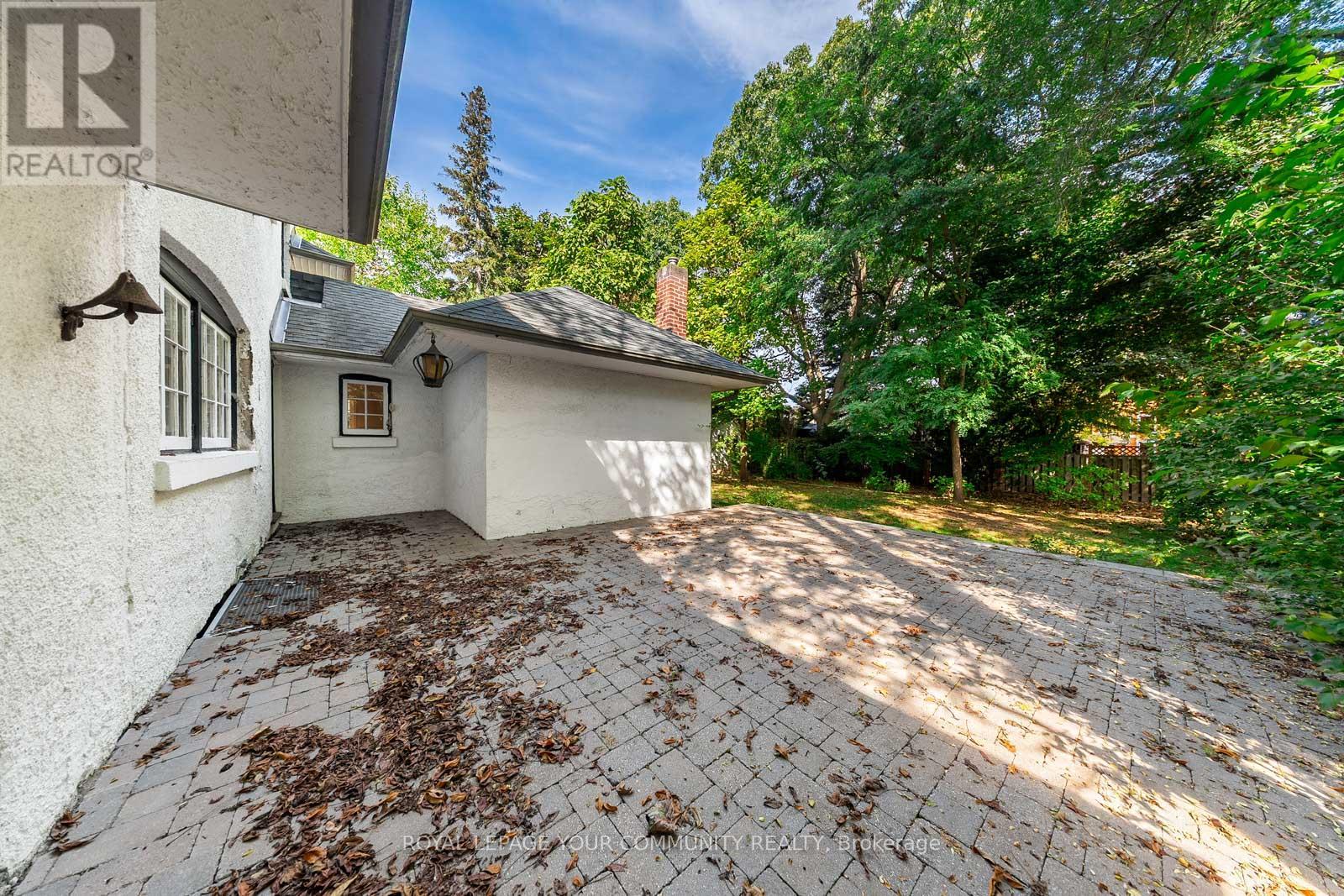 1173 Queen Victoria Avenue, Mississauga, Ontario  L5H 3H2 - Photo 46 - W12668654