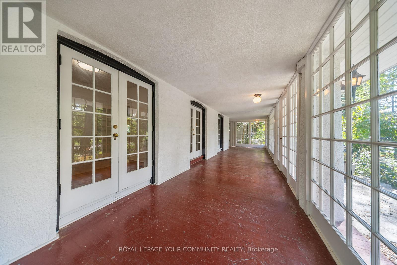 1173 Queen Victoria Avenue, Mississauga, Ontario  L5H 3H2 - Photo 8 - W12668654