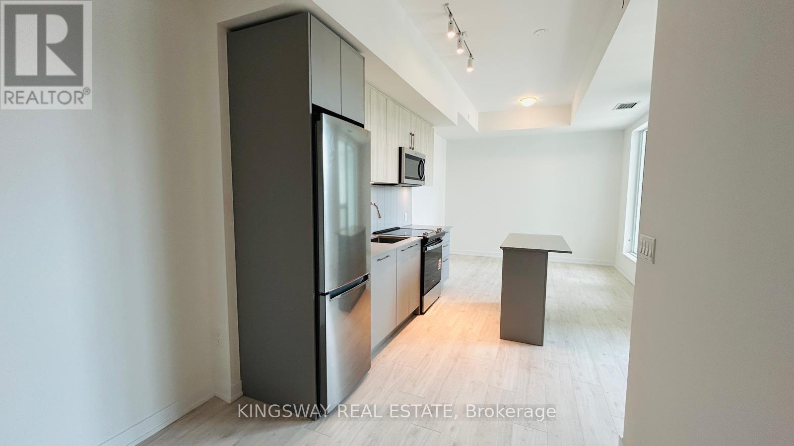 201 - 500 Plains Road E, Burlington, Ontario  L7T 0C8 - Photo 10 - W12668712