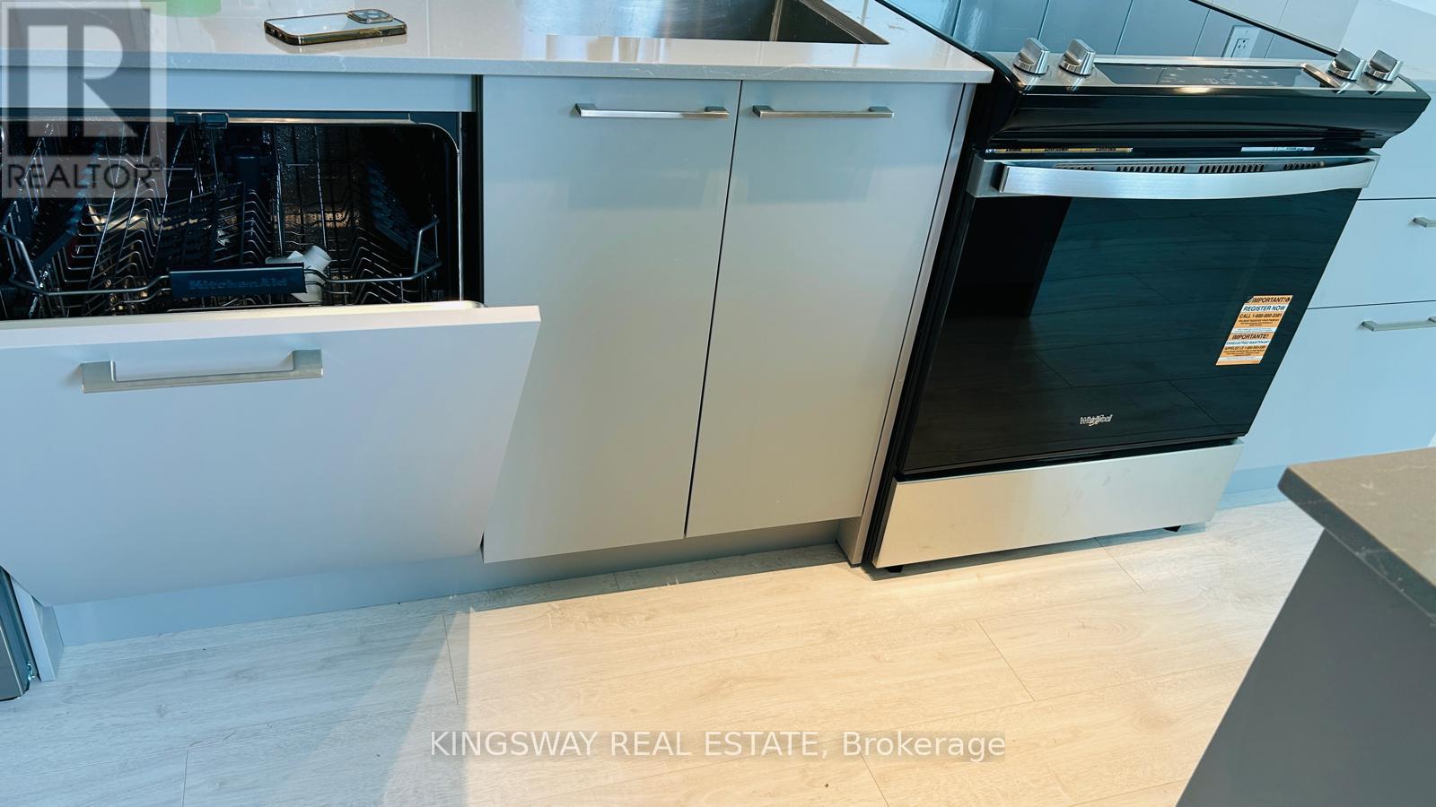 201 - 500 Plains Road E, Burlington, Ontario  L7T 0C8 - Photo 11 - W12668712