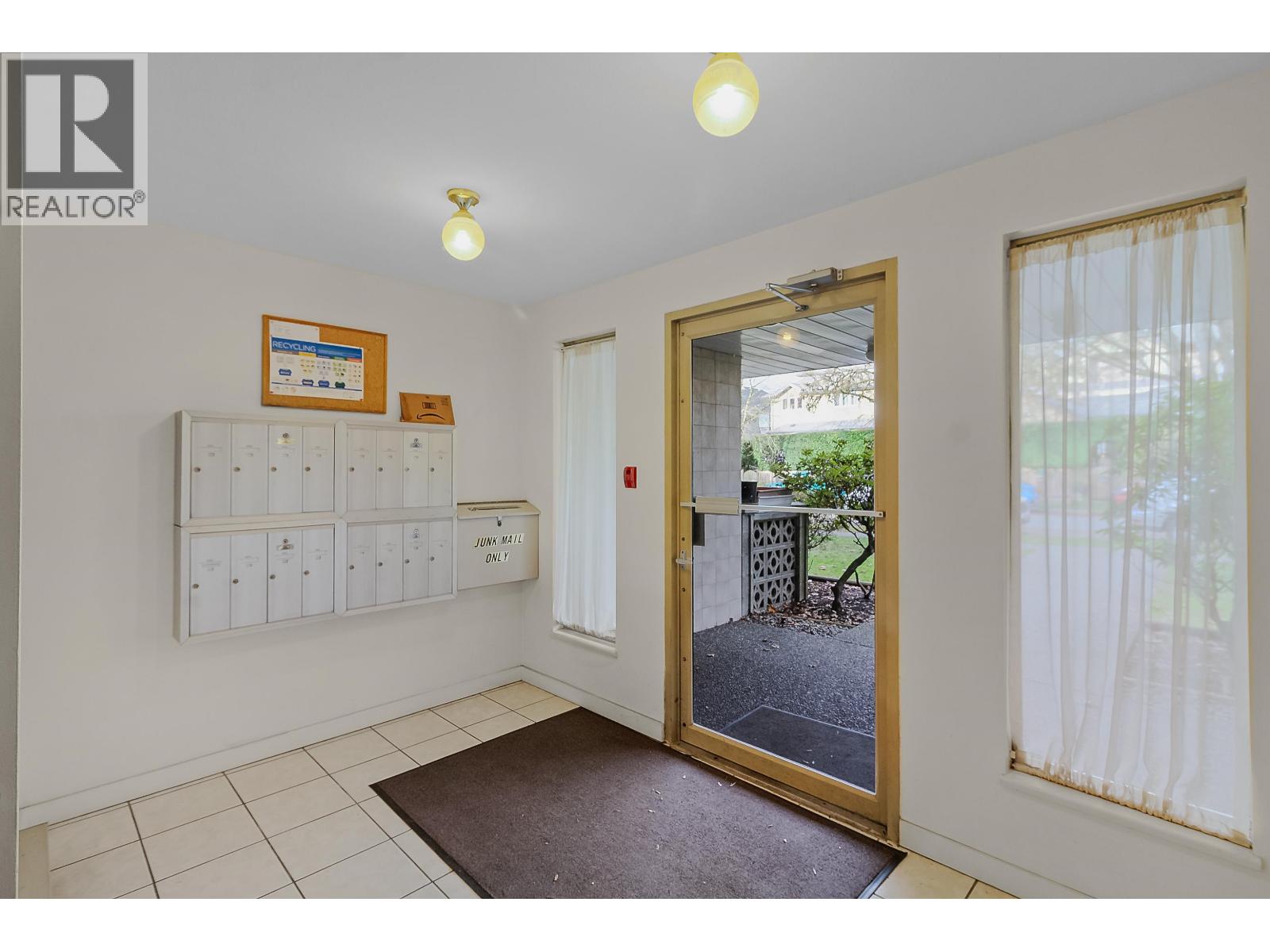 303 458 E 44th Avenue, Vancouver, British Columbia  V5W 1W3 - Photo 26 - R3076258