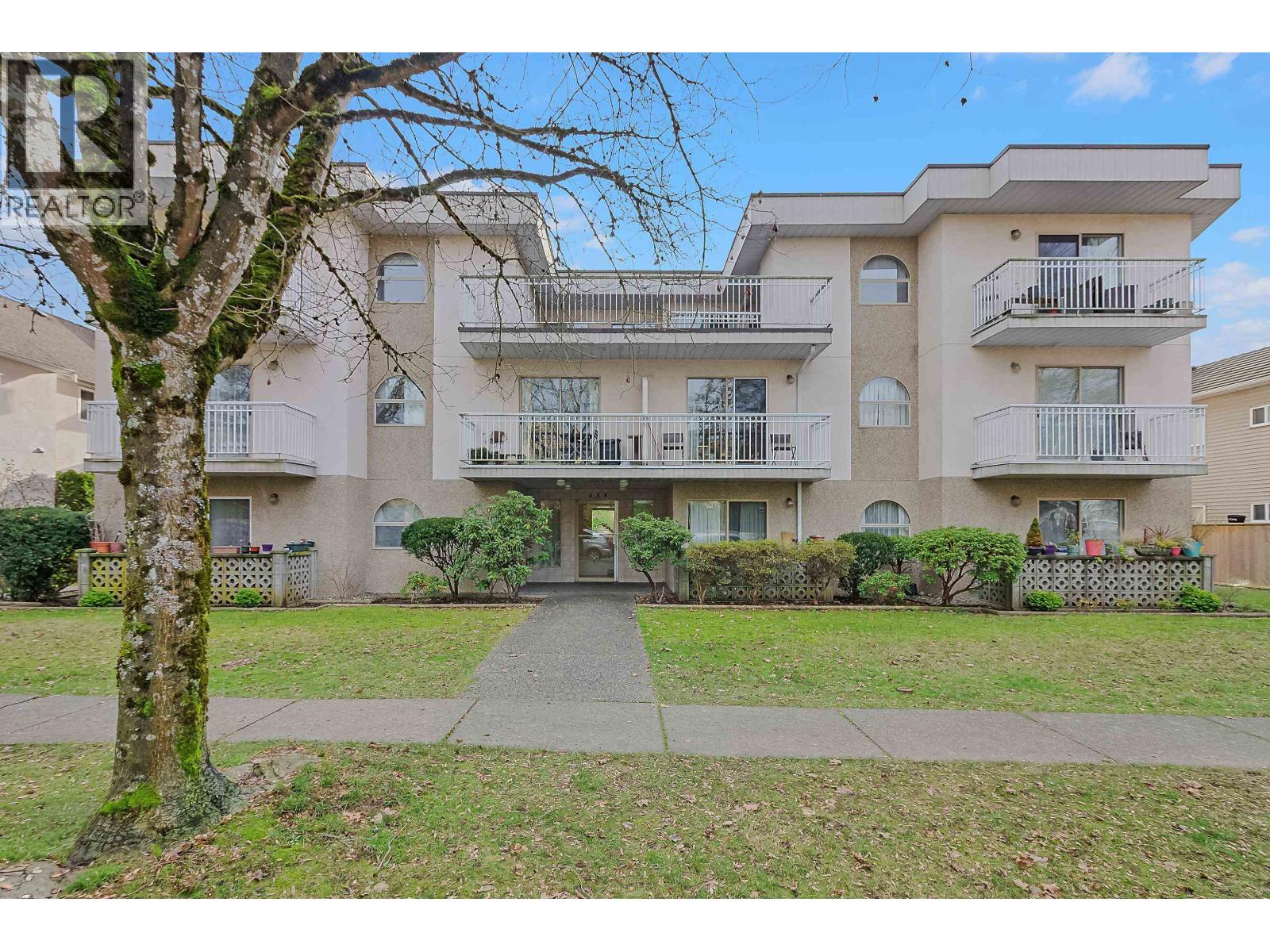 303 458 E 44th Avenue, Vancouver, British Columbia  V5W 1W3 - Photo 1 - R3076258