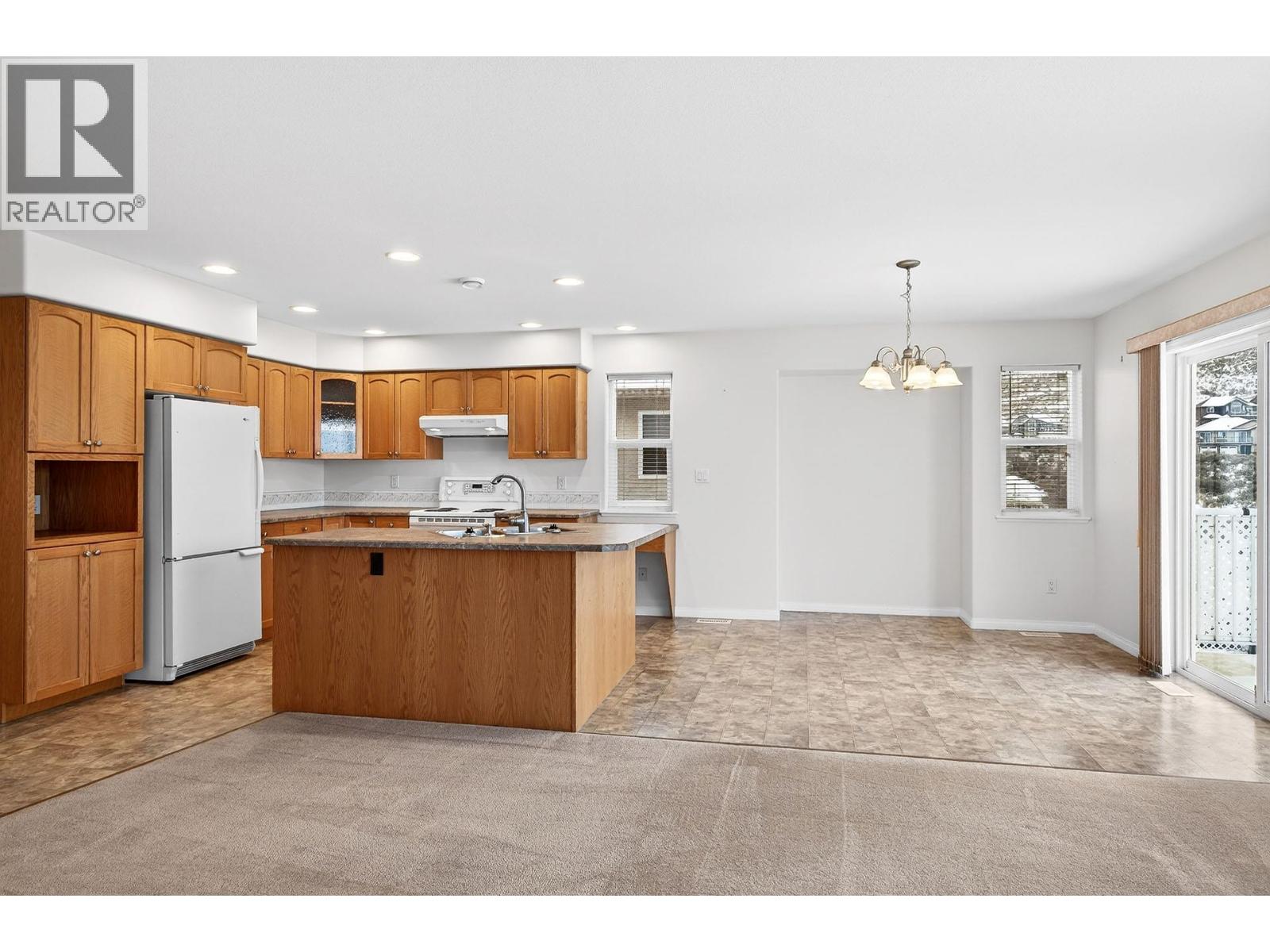 966 Raven Drive, Kamloops, British Columbia  V2B 8P1 - Photo 12 - 10371817