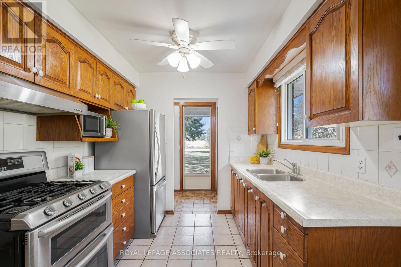 2371 Hendershot Road, Hamilton, Ontario  L0R 1C0 - Photo 29 - X12668464