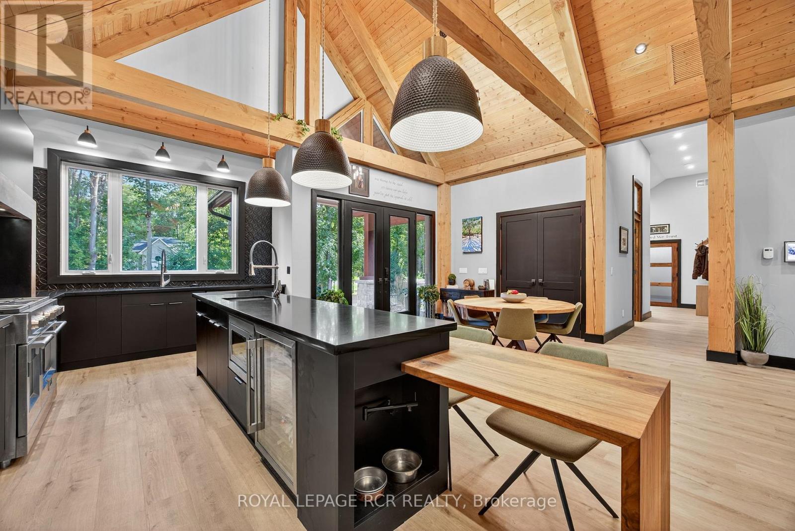 1031 Xavier Street, Gravenhurst, Ontario  P0E 1G0 - Photo 8 - X12668488