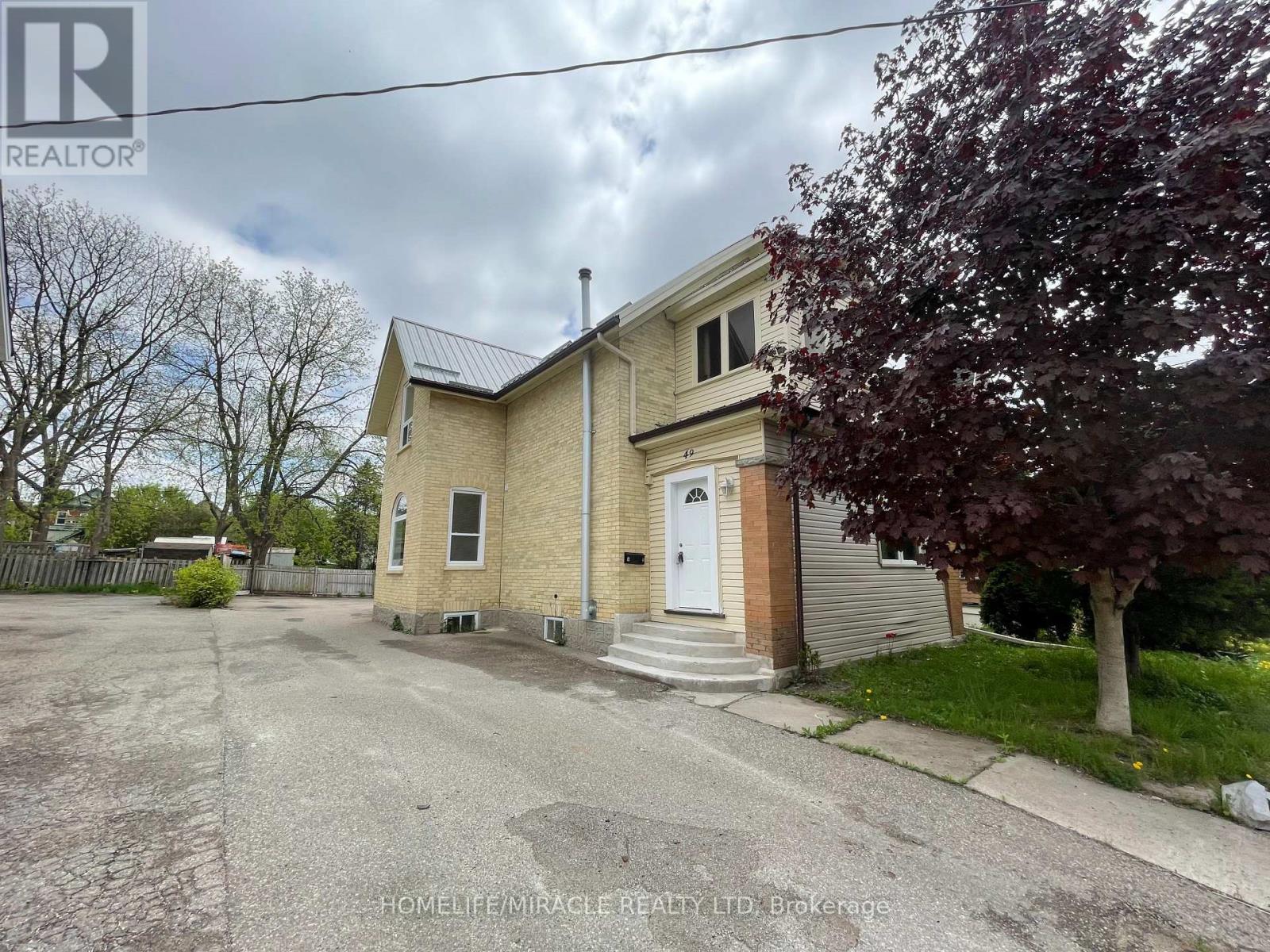 1 - 49 Madison Avenue N, Kitchener, Ontario  N2H 2Z5 - Photo 3 - X12668510