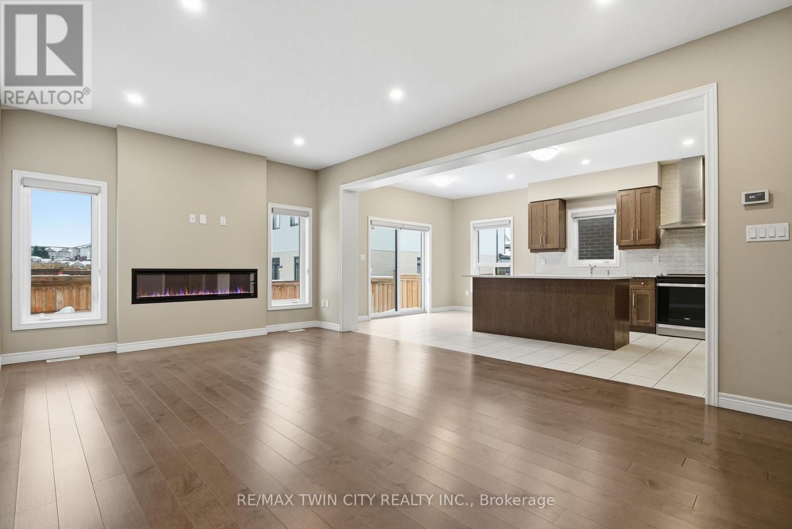 126 Tartan Avenue, Kitchener, Ontario  N2R 0N4 - Photo 11 - X12668514