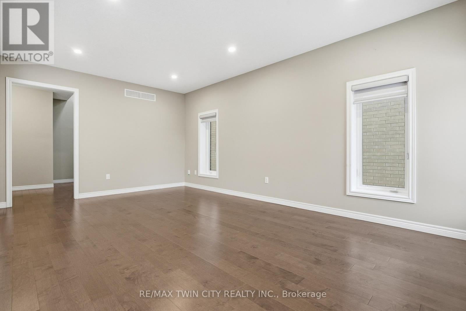 126 Tartan Avenue, Kitchener, Ontario  N2R 0N4 - Photo 13 - X12668514