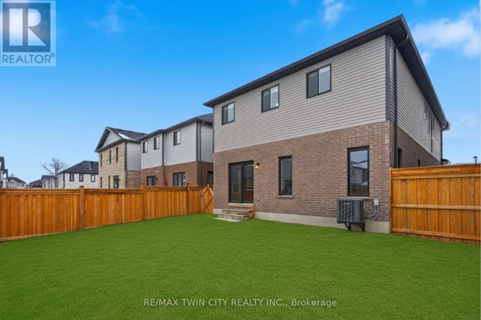 126 Tartan Avenue, Kitchener, Ontario  N2R 0N4 - Photo 39 - X12668514