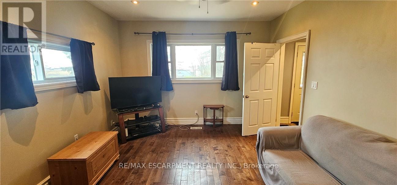 1083 Indiana Road E, Haldimand, Ontario  N0A 1C0 - Photo 13 - X12668568