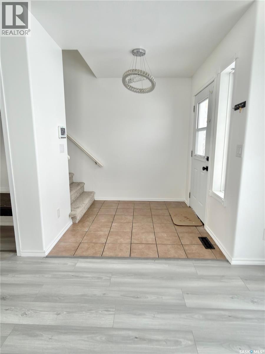 538 Carter Way, Saskatoon, Saskatchewan  S7L 7J1 - Photo 3 - SK026284