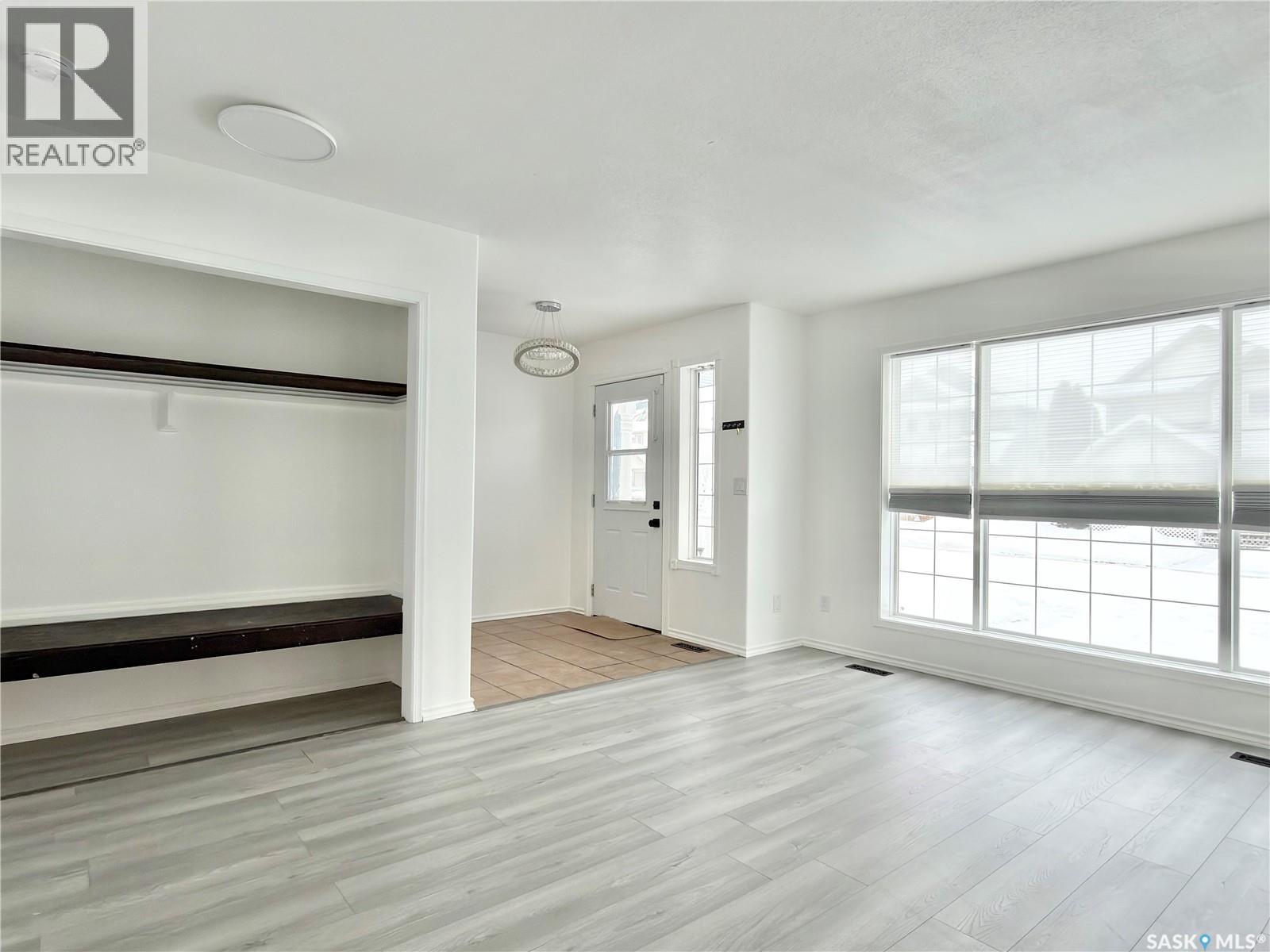 538 Carter Way, Saskatoon, Saskatchewan  S7L 7J1 - Photo 4 - SK026284