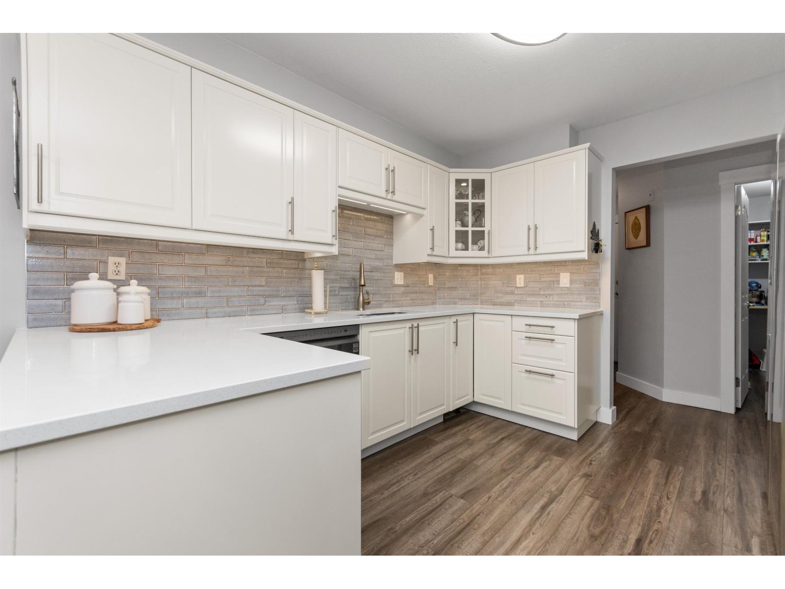 209 2491 Gladwin Road, Abbotsford, British Columbia  V2T 3N8 - Photo 6 - R3076476