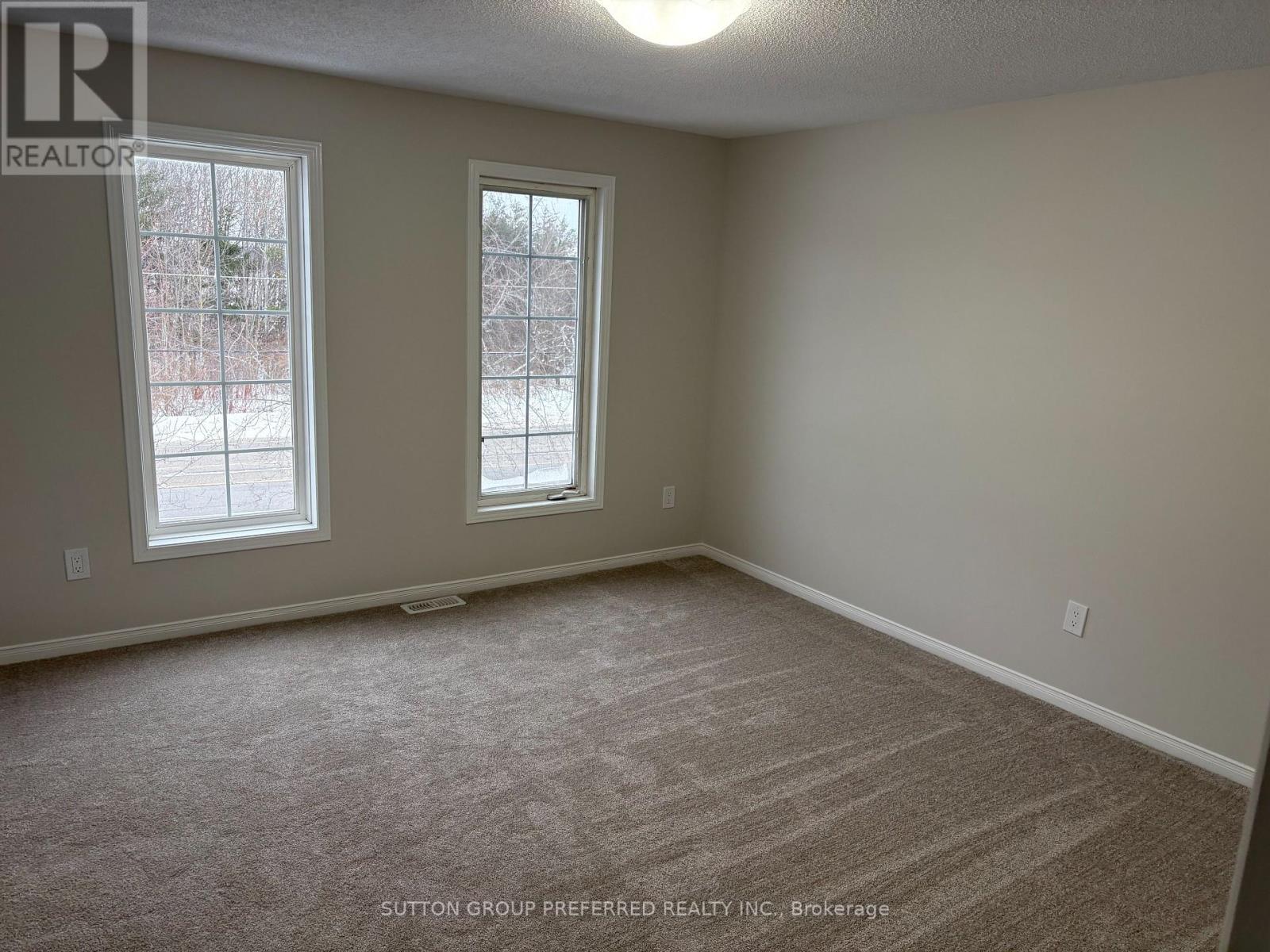 6 - 600 White Elm Boulevard, Waterloo, Ontario  N2V 2V2 - Photo 5 - X12668756