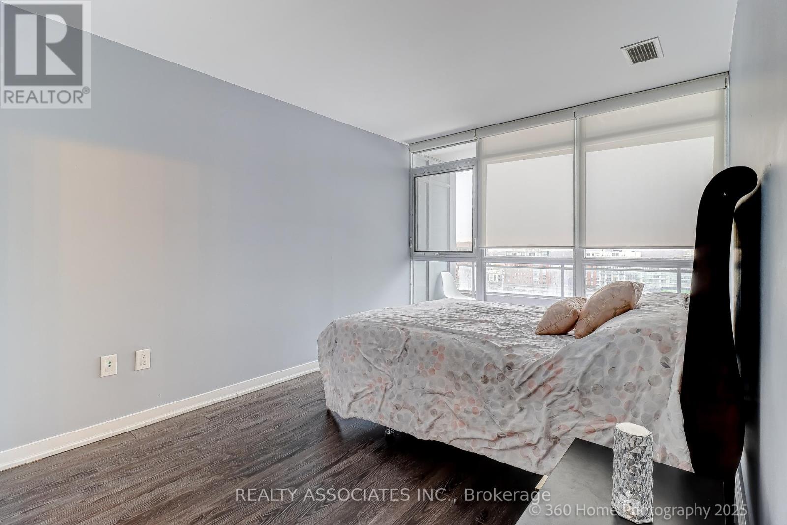 1001 - 151 Dan Leckie Way, Toronto, Ontario  M5V 4B2 - Photo 16 - C12660010