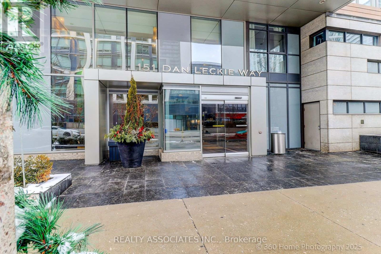 1001 - 151 Dan Leckie Way, Toronto, Ontario  M5V 4B2 - Photo 26 - C12660010