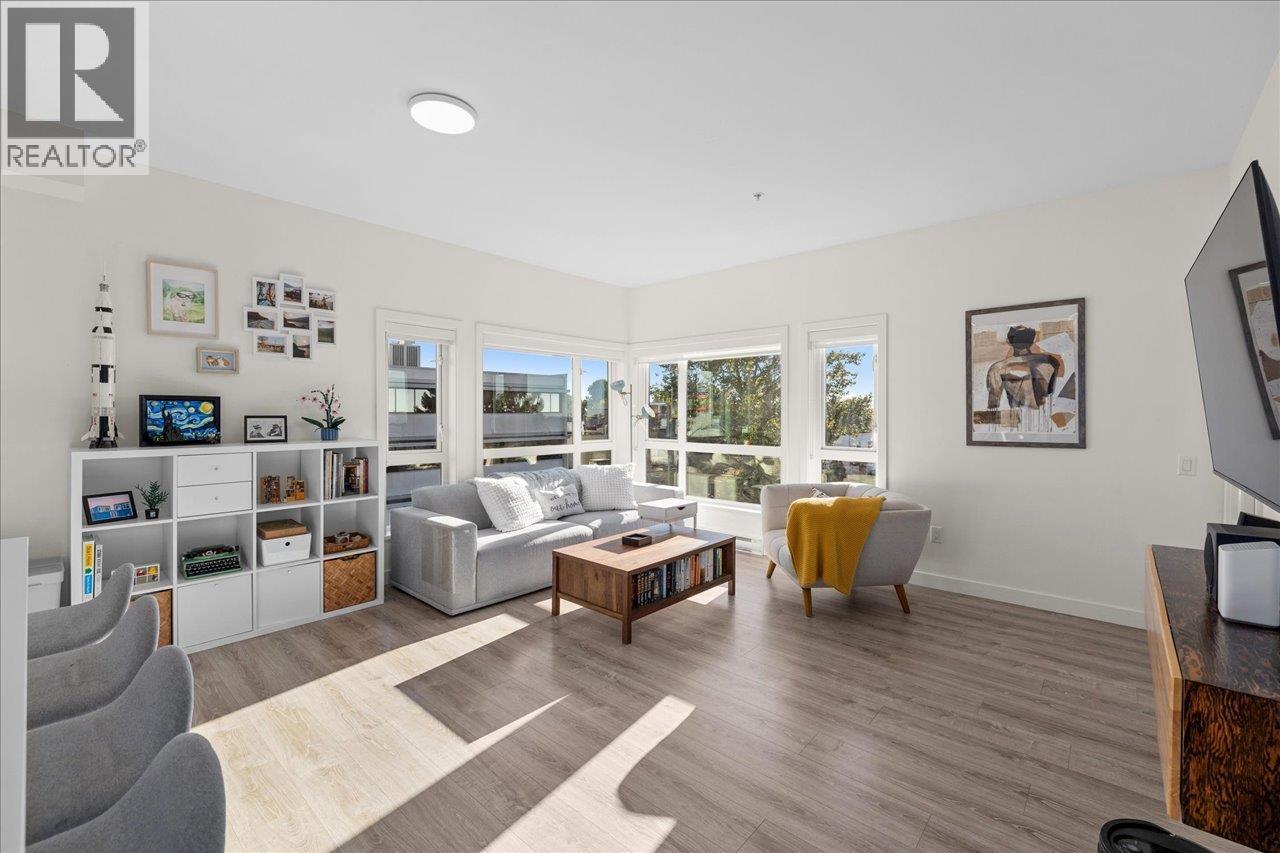 402 610 BRANTFORD STREET, New Westminster, British Columbia