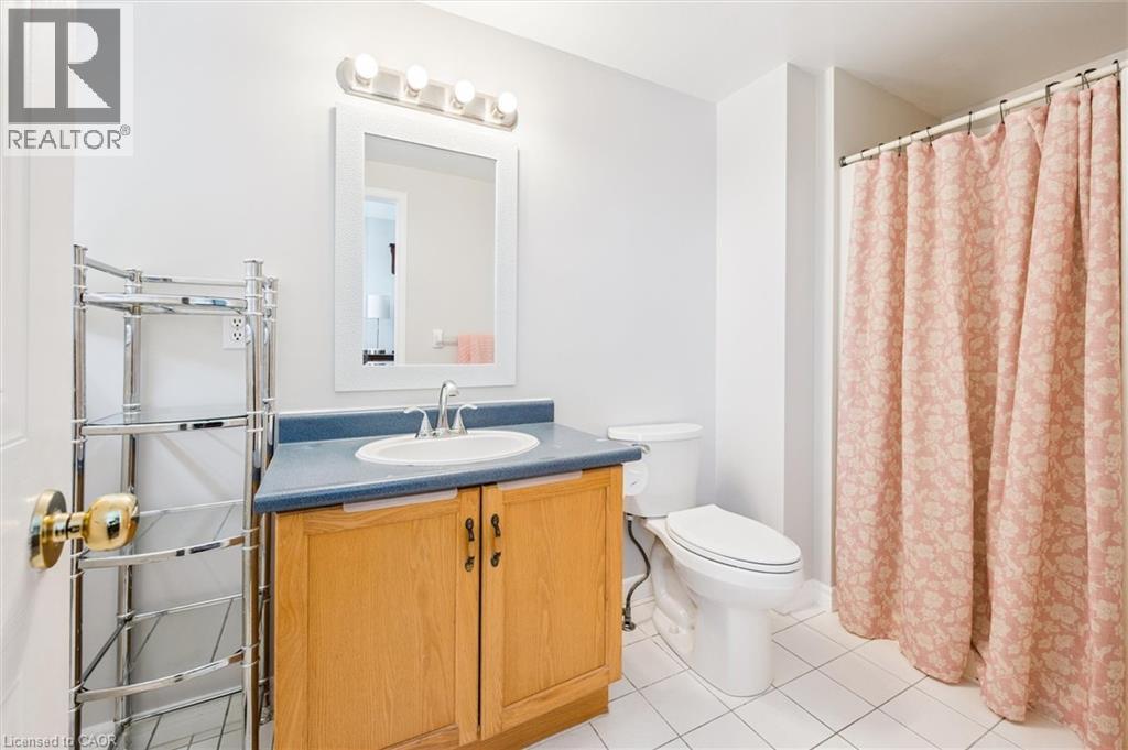 747 Fairway Court, Kitchener, Ontario  N2A 4B4 - Photo 27 - 40795417