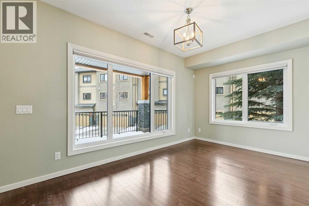 303 Valley Ridge Manor Nw, Calgary, Alberta  T3B 6C4 - Photo 3 - A2277041