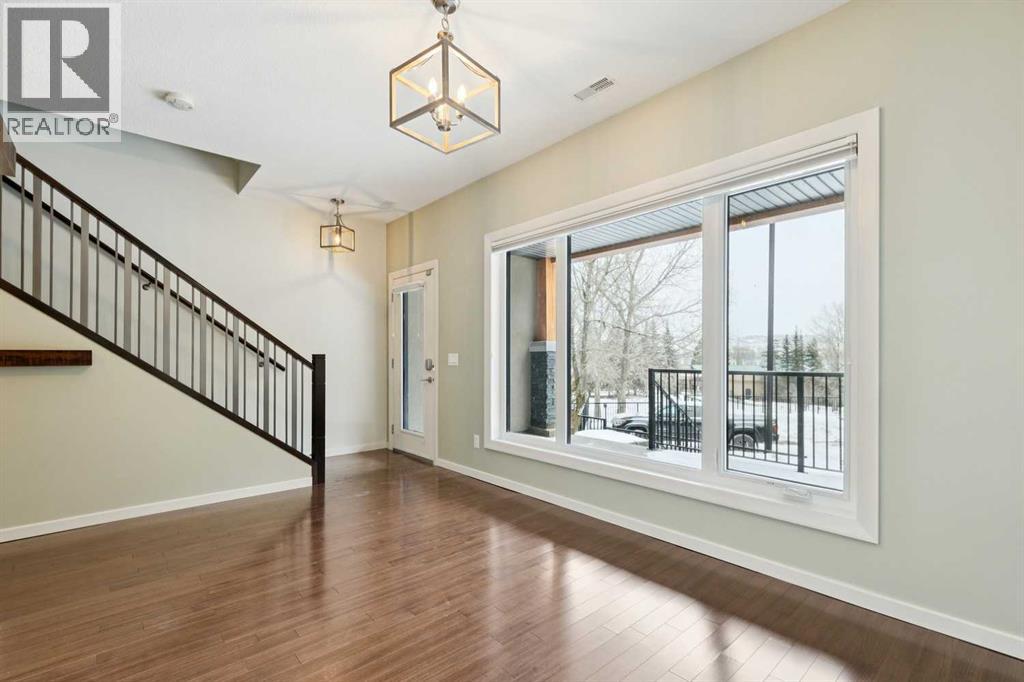 303 Valley Ridge Manor Nw, Calgary, Alberta  T3B 6C4 - Photo 4 - A2277041