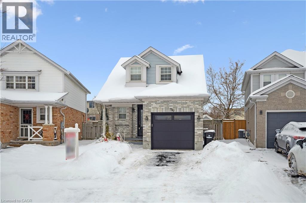 747 Fairway Court, Kitchener, Ontario  N2A 4B4 - Photo 3 - 40795417