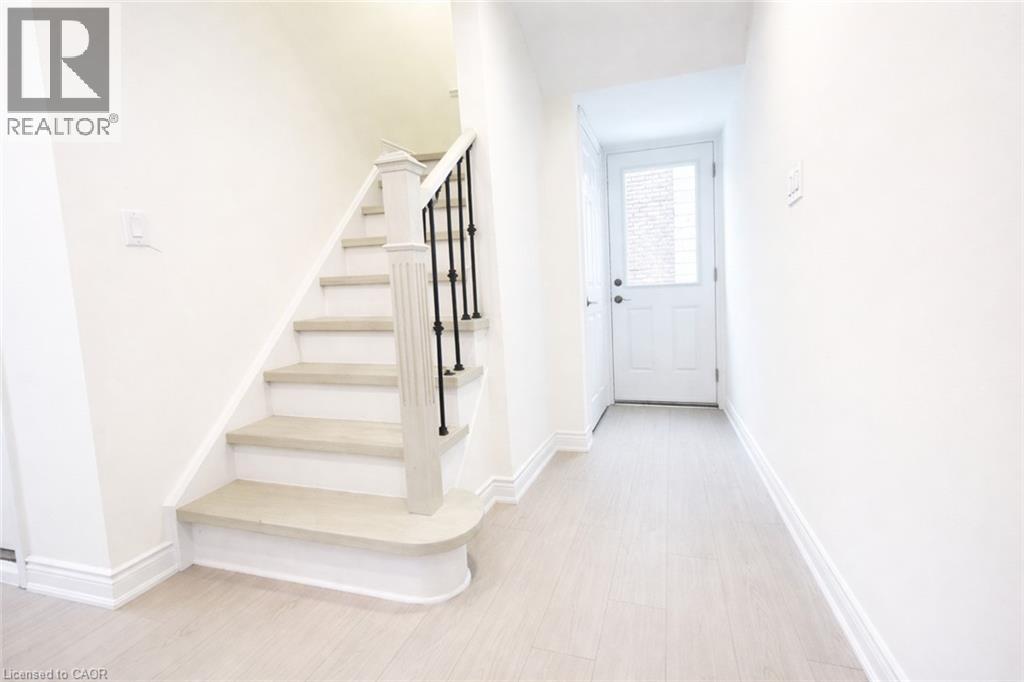 384 Westwood Drive Unit# Upper, Waterloo, Ontario  N2M 2L6 - Photo 2 - 40795796