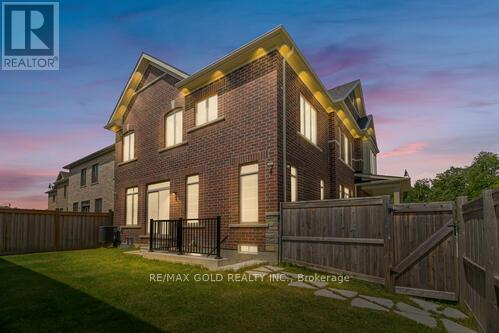 59 Cobriza Crescent, Brampton, Ontario  L7A 5A6 - Photo 6 - W12666300