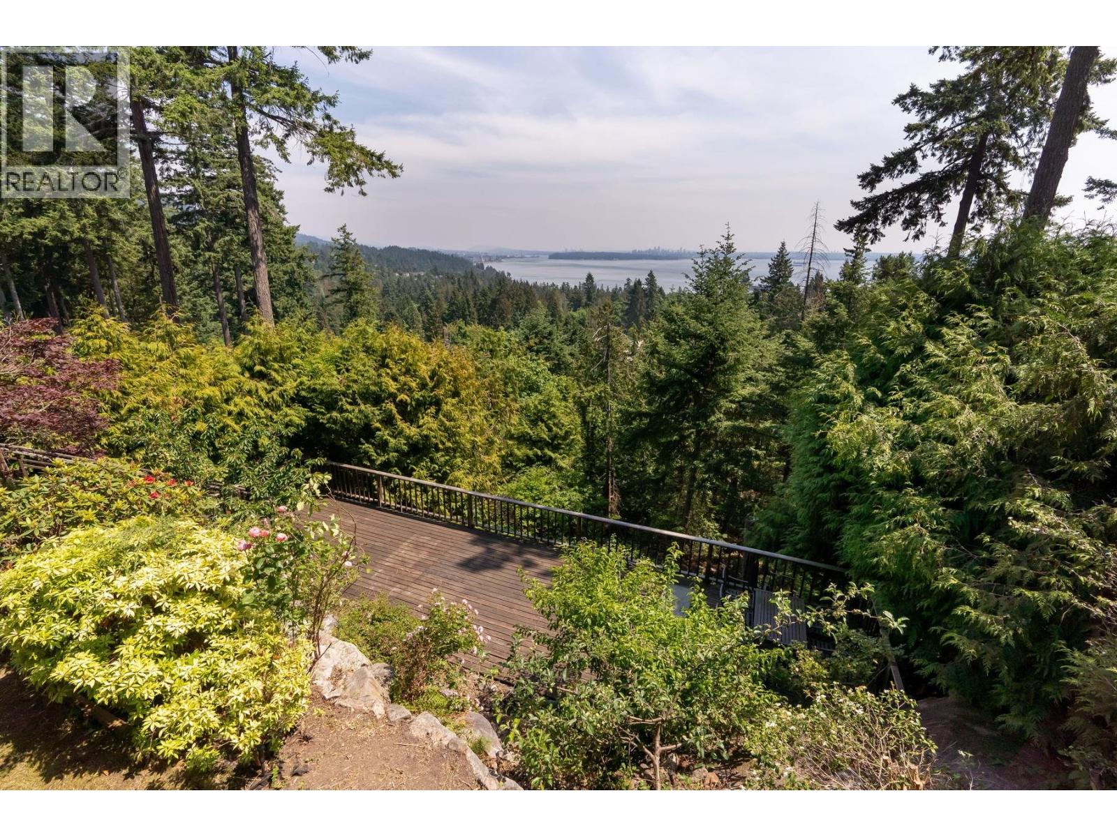 4882 Vista Place, West Vancouver, British Columbia  V7W 3E7 - Photo 38 - R3076464