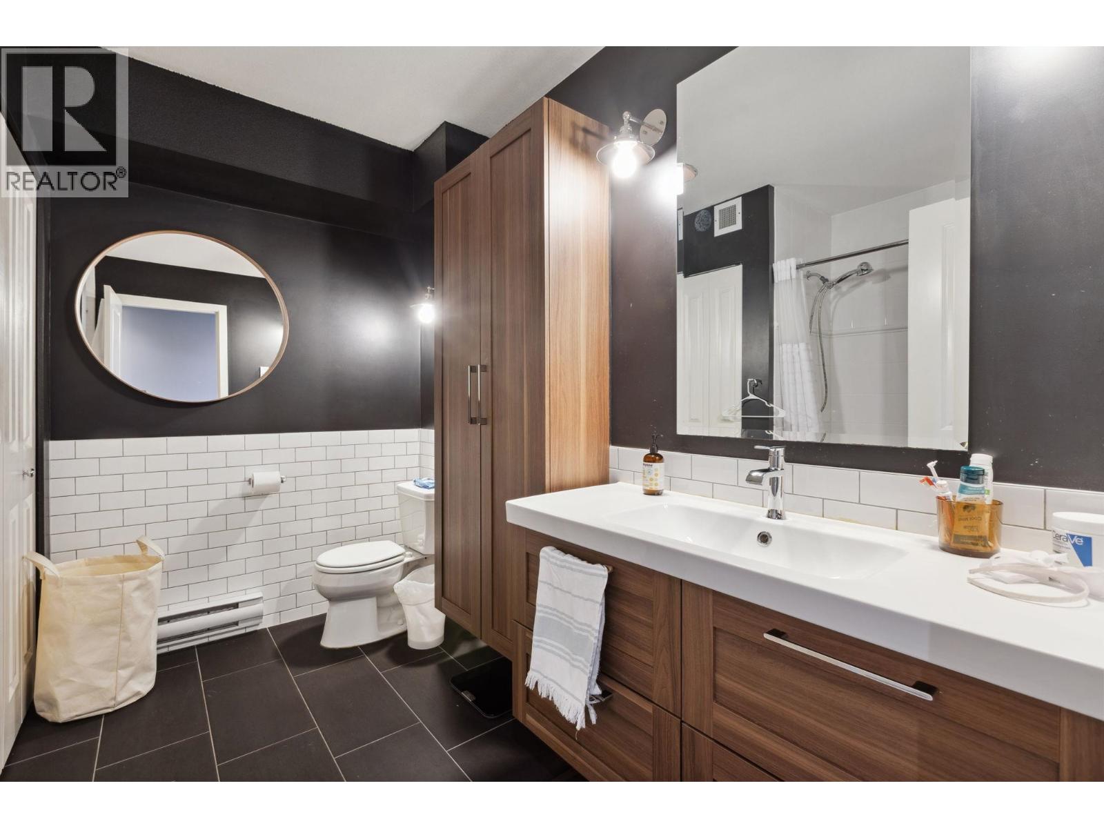 158 W 22nd Street, North Vancouver, British Columbia  V7M 1Z9 - Photo 14 - R3076480