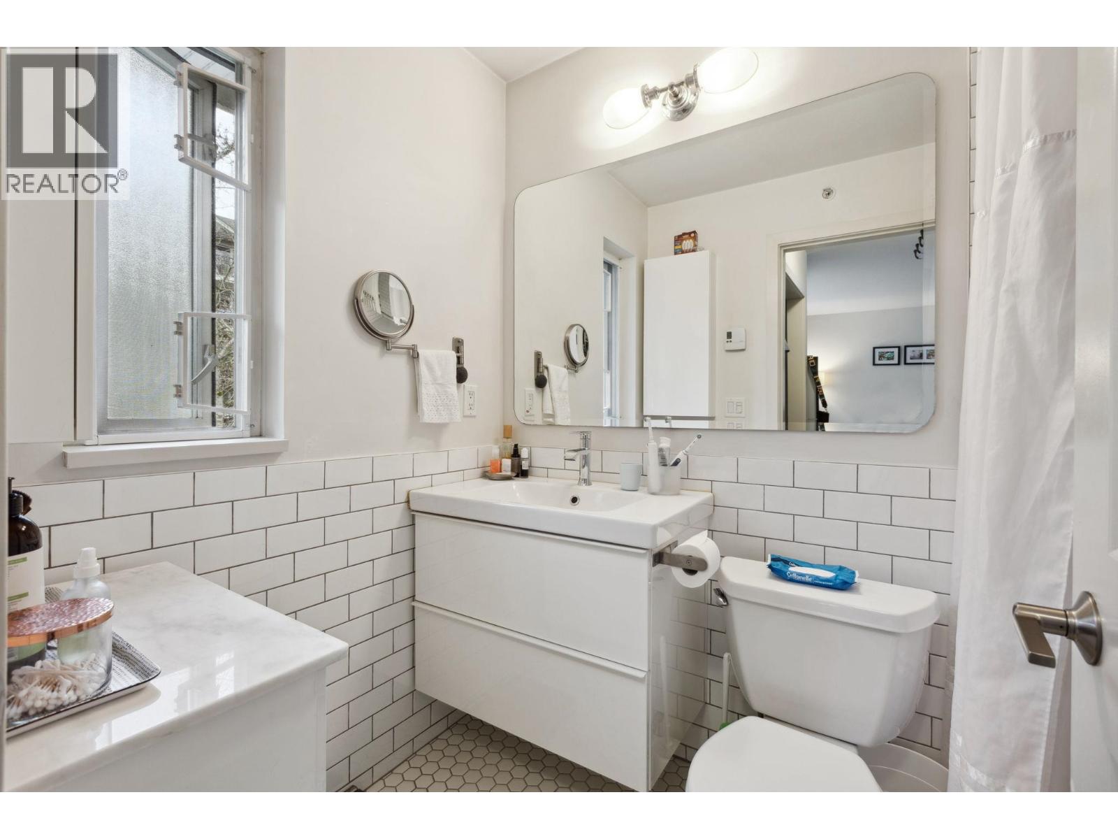 158 W 22nd Street, North Vancouver, British Columbia  V7M 1Z9 - Photo 17 - R3076480