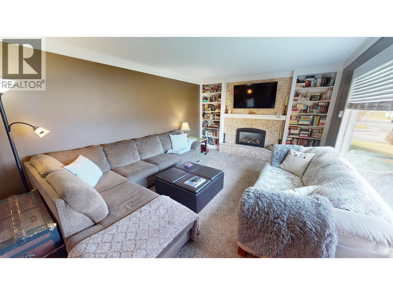 703 8th Street S, Cranbrook, British Columbia  V1C 1P5 - Photo 3 - 10371994