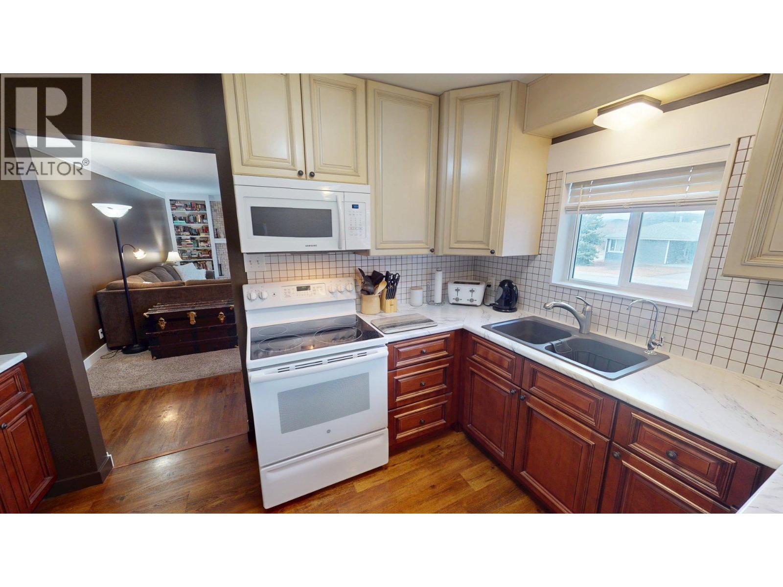 703 8th Street S, Cranbrook, British Columbia  V1C 1P5 - Photo 10 - 10371994